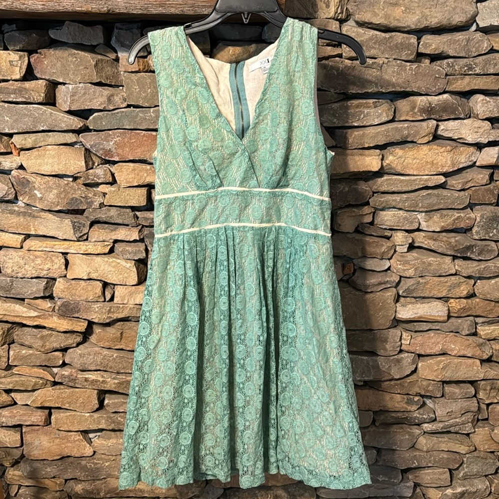 XXI dress with zipper back- tan with green lace over layer- size L